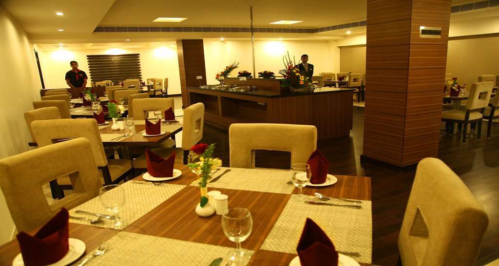 Continent Nakodar Hotel & Resorts Restaurant photo
